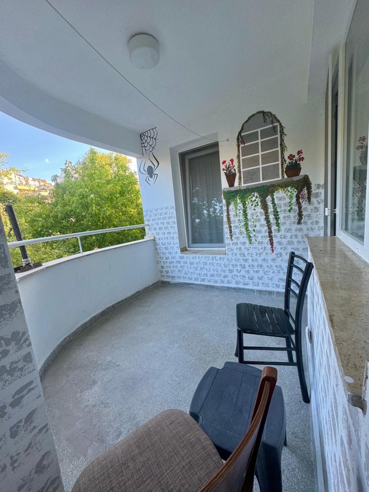 Spacious Apartment Next To South Park Просторен Апартамент До Южен Парк Top Location 소피아 외부 사진