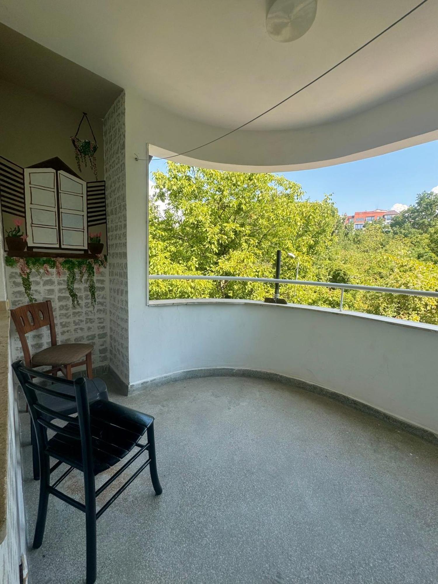 Spacious Apartment Next To South Park Просторен Апартамент До Южен Парк Top Location 소피아 외부 사진